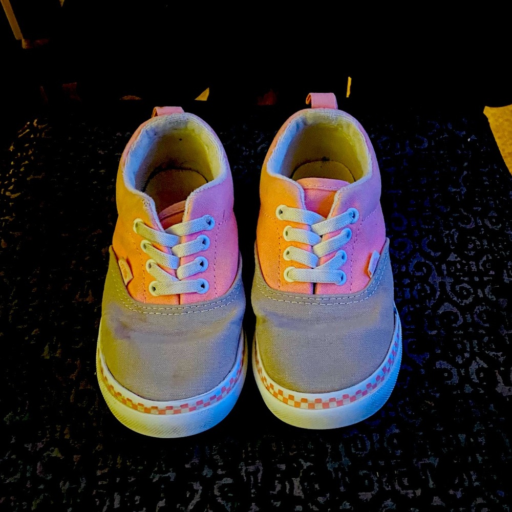 Size youth 10 vans